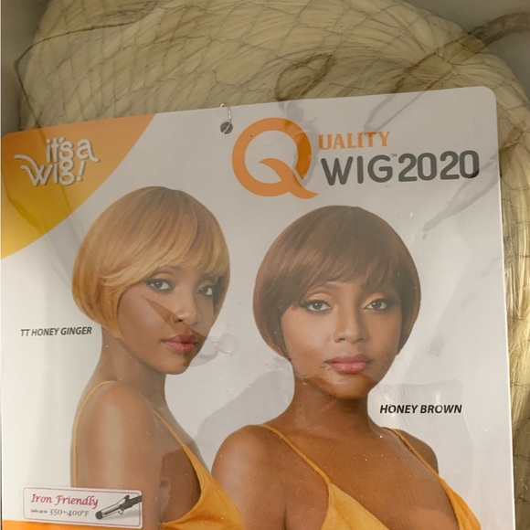 Wig - Picture 8 of 8